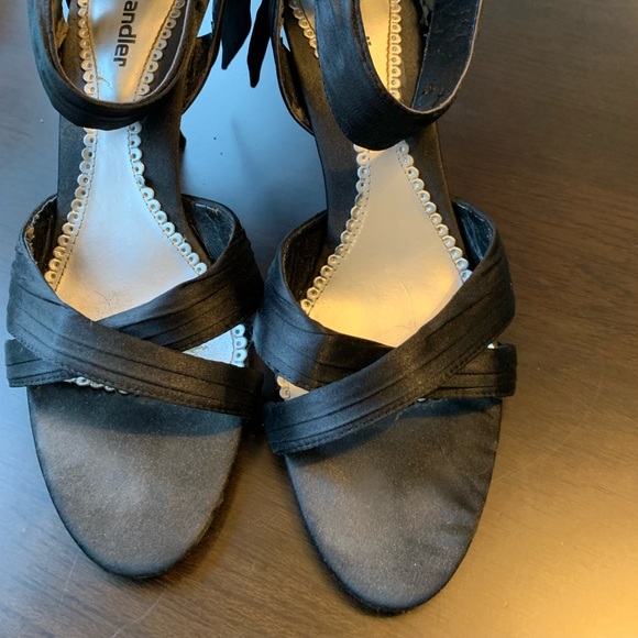 ✨HOST PICK✨ Black Satin Heels with Bows - Picture 3 of 3